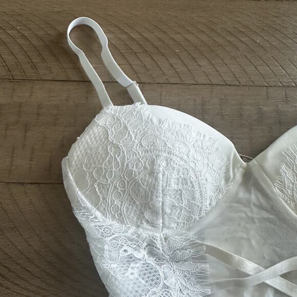 Lingerie White Lace Corset Bodysuit Bridal NWT Size Small - Picture 4 of 8